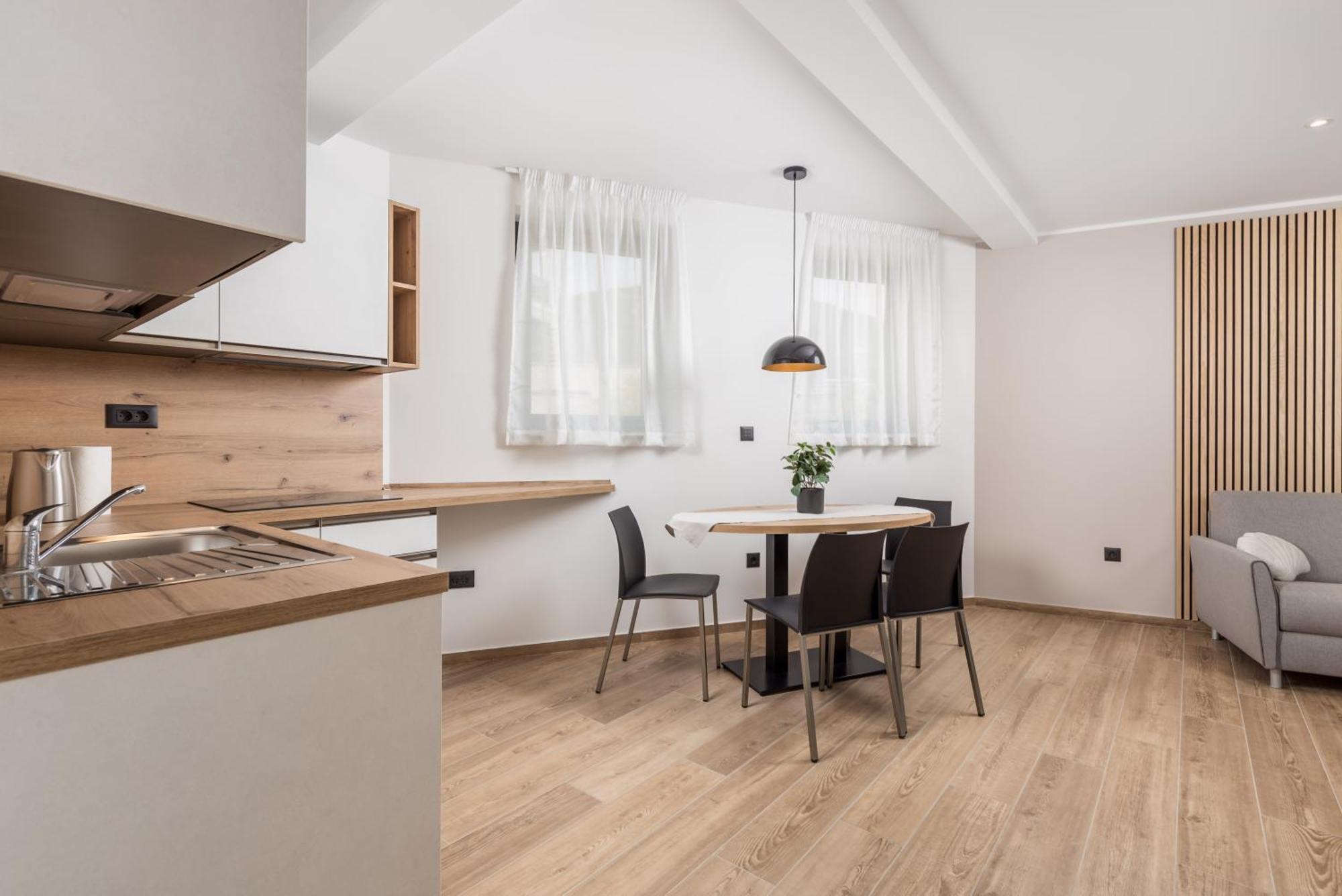אופטיה Belinda Apartments With Balcony & Private Parking מראה חיצוני תמונה