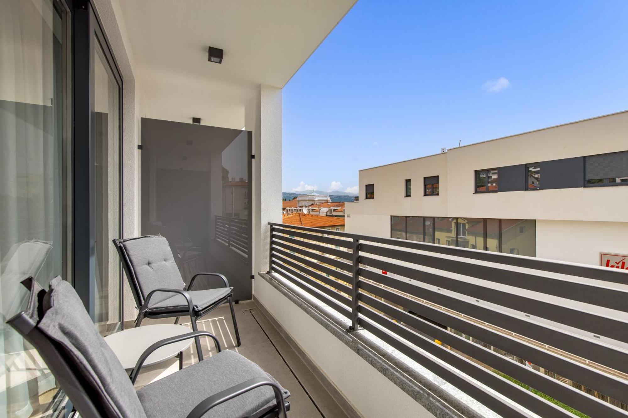 אופטיה Belinda Apartments With Balcony & Private Parking מראה חיצוני תמונה
