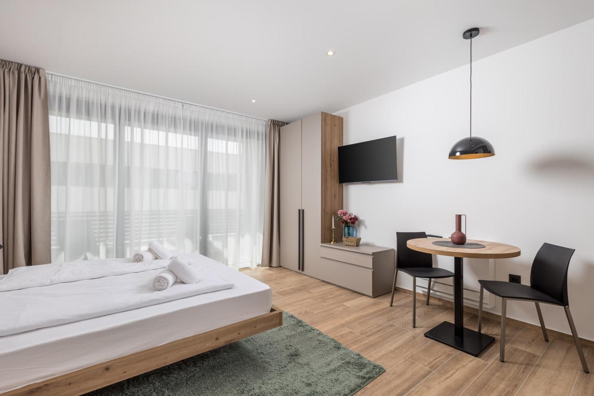 אופטיה Belinda Apartments With Balcony & Private Parking מראה חיצוני תמונה