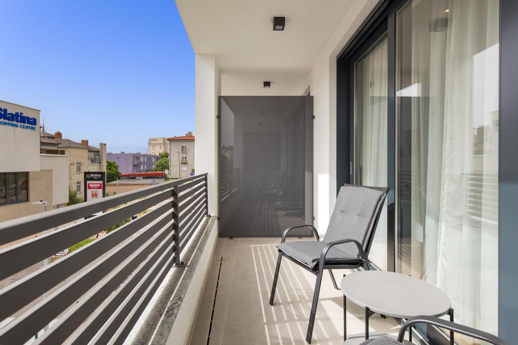 אופטיה Belinda Apartments With Balcony & Private Parking מראה חיצוני תמונה