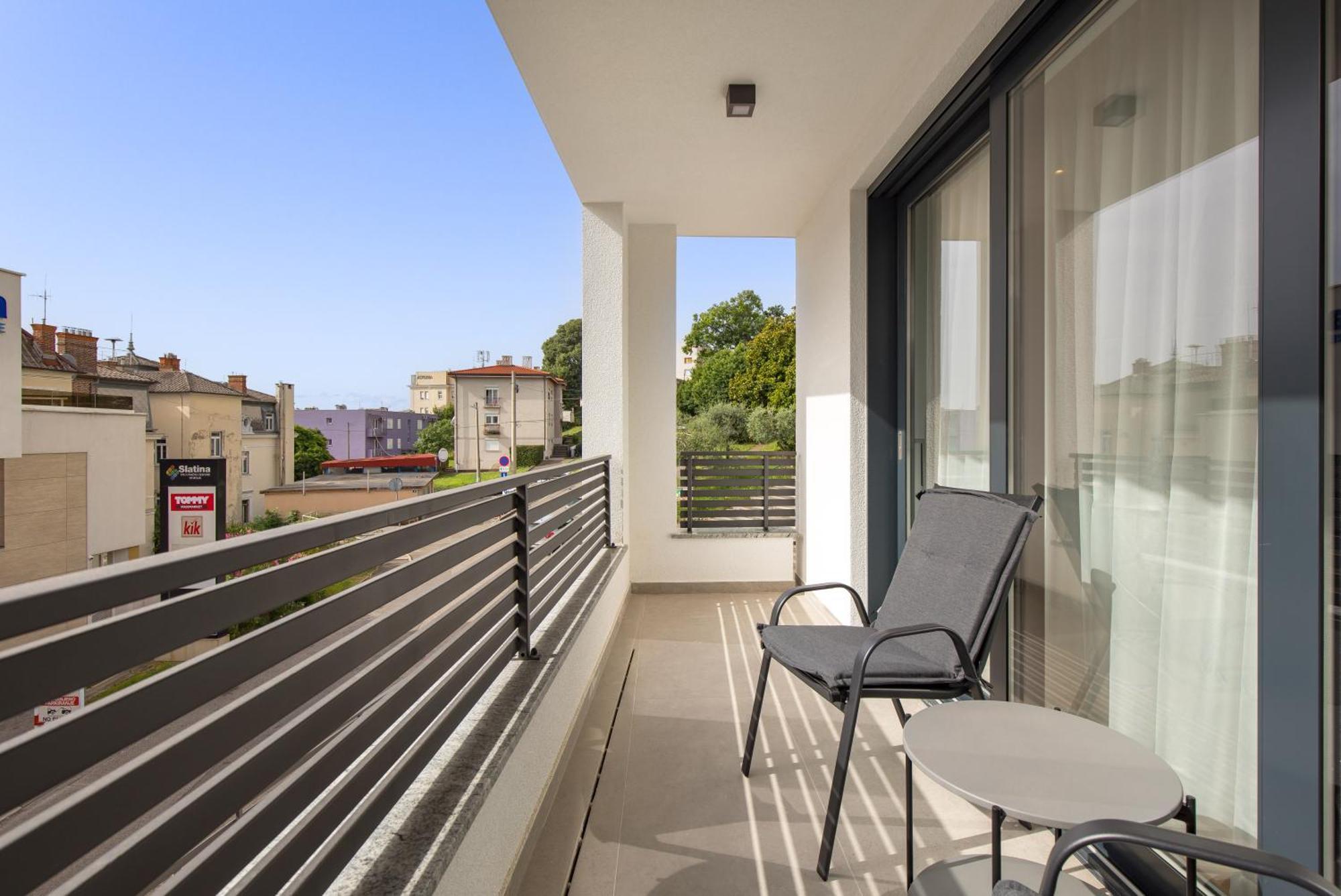 אופטיה Belinda Apartments With Balcony & Private Parking מראה חיצוני תמונה