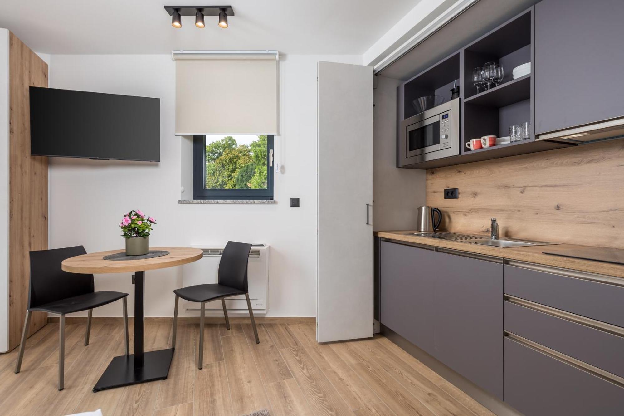 אופטיה Belinda Apartments With Balcony & Private Parking מראה חיצוני תמונה