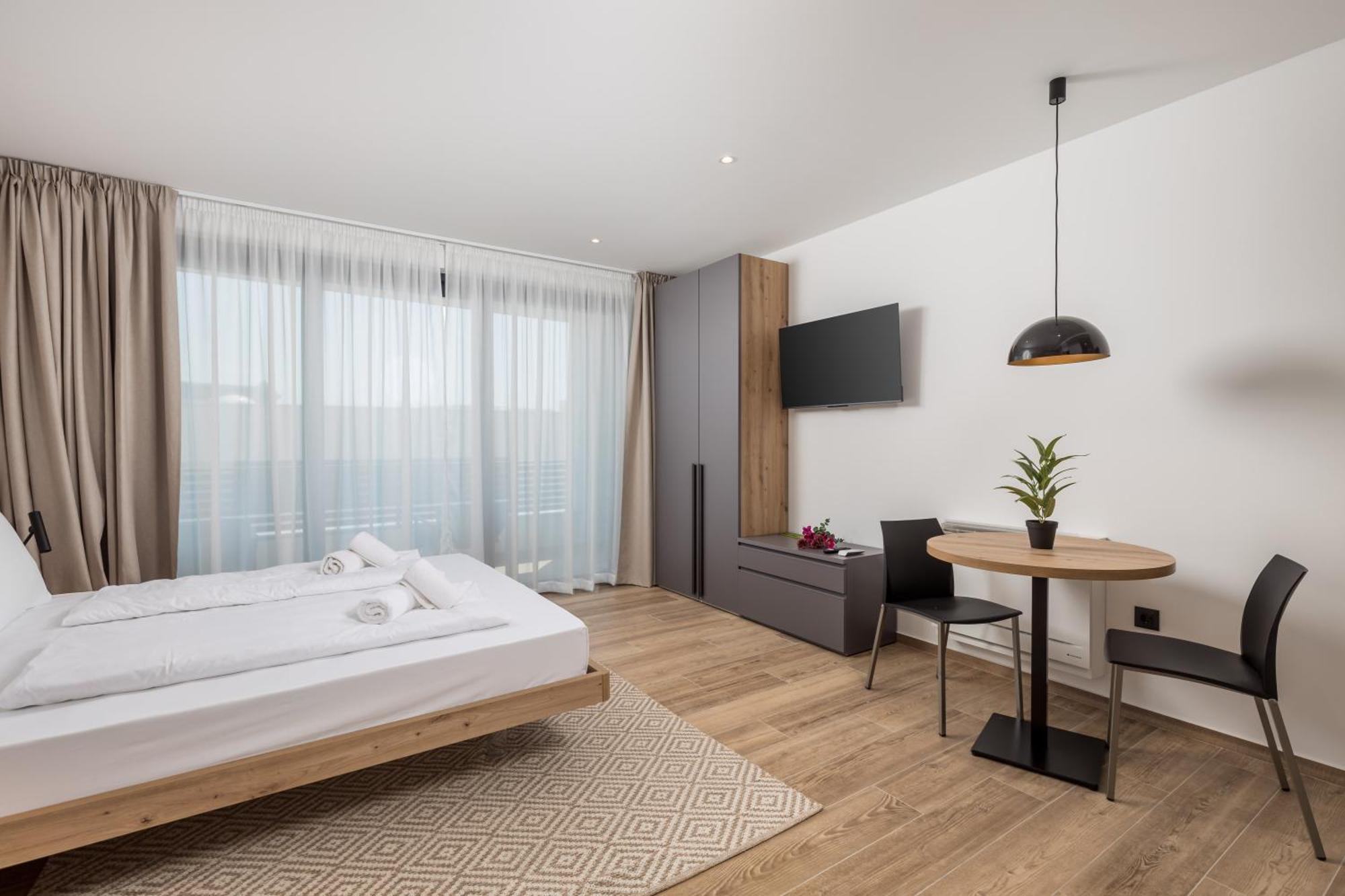 אופטיה Belinda Apartments With Balcony & Private Parking מראה חיצוני תמונה
